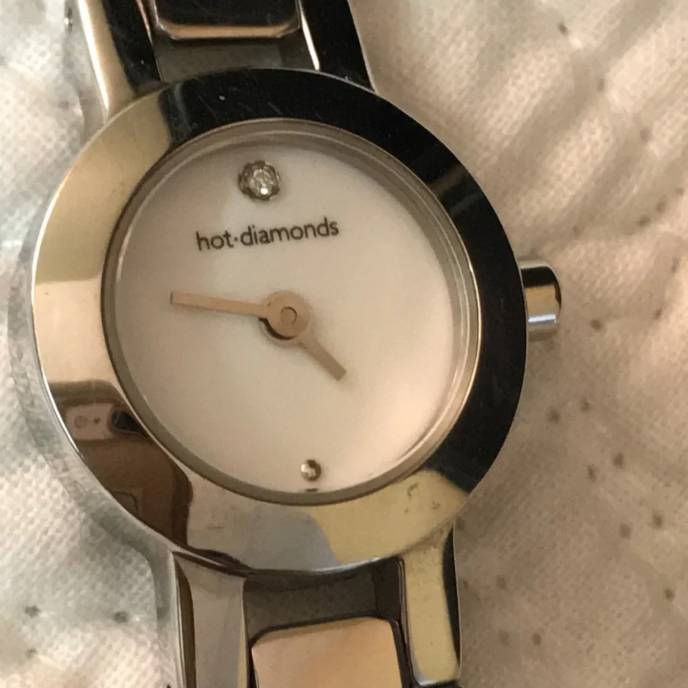 Hot Diamonds‎ Watch